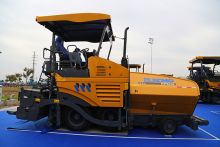 XCMG factory 6m concrete road paver RP603L price